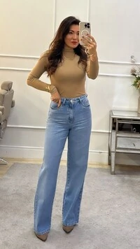 Blusa Básica Giovanna Gola Média E Mangas Longas