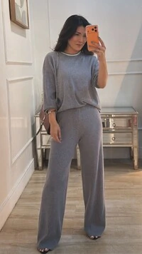 Calça Pantalona Tricot Helena Com Nervuras Caneladas