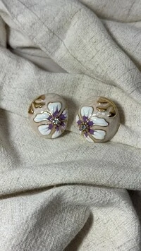 Brinco Grande Resinado Detalhe De Flor Resinada Com Strass