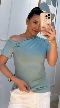 Blusa Malha Layla Ombro Vazado Detalhe Pregas