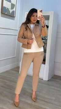 Jaqueta Couro Eco Zíper Dourado Milena Gola Com Detalhe Dourado