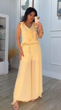 Calça Pantalona Em Crepe Larissa Fendas Laterais