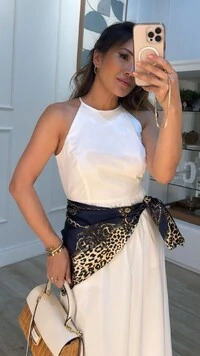 Lenço Acetinado Estampado Detalhe Em Animal Print