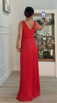 Vestido Longo Decote V Detalhe De Laço Maithe Saia Plissada