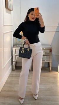 Blusa Gola Rolê Alice Detalhes Canelados
