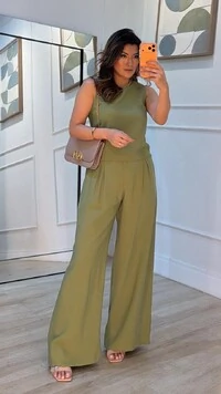 Calça Pantalona Sarah Pregas Frontais