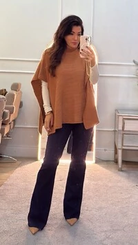 Poncho Tricot Luana Gola Rolê