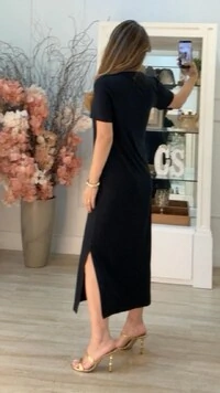 Vestido Midi Malha Gola Careca Simone Fendas Laterais