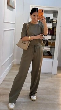 PRÉ-VENDA ENVIO ESTIMADO À PARTIR DO DIA 20/02 Conjunto Helena Blusa E Calça Pantalona