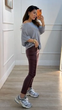 Calça Skinny Resinada Babi Botão Frontal