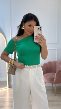 Blusa Malha Layla Ombro Vazado Detalhe Pregas