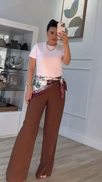 Blusa De Malha Bruna Mangas Curtas