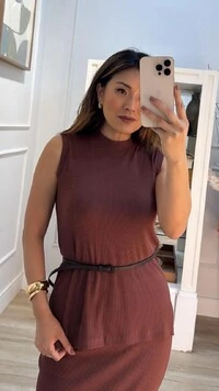 Conjunto Canelado Blusa Gola Alta E Saia Midi Suellen Cinto Fino Couro Eco