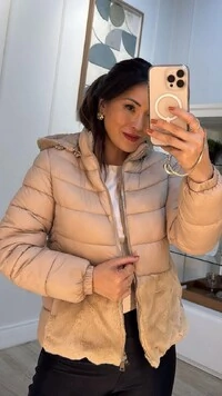 Jaqueta Nylon Capuz Removível Hellen Gola E Barrado Teddy