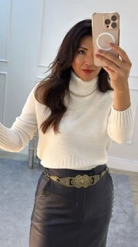 Blusa Tricot Gola Rolê Tabatha Nervuras Caneladas Na Horizontal