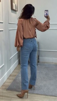 Blusa Gola Alta Acetinada Emilly Mangas Bufantes Detalhe De Babado