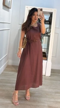 Vestido Midi Linho Decote Reto Larissa Cinto Fivela Resinada