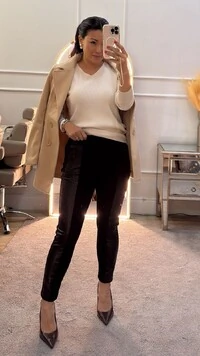 Calça Skinny Detalhe Couro Eco Lateral Forro Peluciado Tabatha Bolsos Fake Diagonal