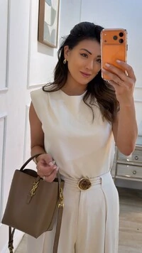 Blusa Muscle Alfaiataria Eleonor Pregas Nos Ombros