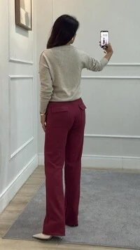 Calça Reta Suede Babi Botões Forrados Frontais