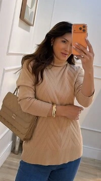 Blusa Tricot Gola Rolê Kelly Nervuras Caneladas Na Diagonal