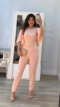 Macacão Alfaiataria Mangas Echarpe Lavínia Cinto Corda Trançado