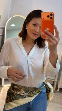 Blusa Alongada Acetinada Decote V Nancy Mangas 7/8