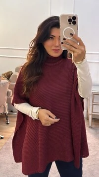 Poncho Tricot Luana Gola Rolê