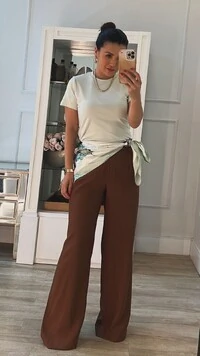 Blusa De Malha Bruna Mangas Curtas