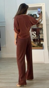 Blusa Crepe Ampla Kelly Mangas 3/4 Com Elástico Franzido Nos Punhos