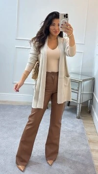 Cardigan Tricot Nervuras Caneladas Júlia Bolsos Frontais