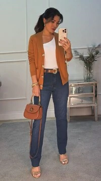 Cardigan Curto Tricot Denise Botões Cravejados E Bolsos Quadrados