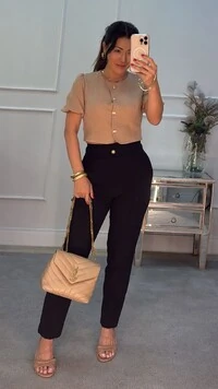 Calça Alfaiataria Acácia Com Botão Dourado Transpassado