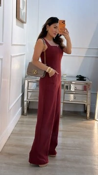 Macacão Alfaiataria Camille Recorte Em V No Busto