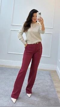 Calça Reta Suede Babi Botões Forrados Frontais
