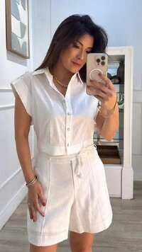 Camisa Cropped Pietra Punhos Dobrados Com Martingale