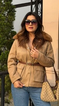 Parka Casaco Suede Sandy Capuz Com Gola De Pelo