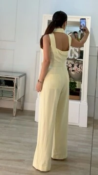 Macacão Pantalona Frente Única Simone Cinto Redondo Detalhado