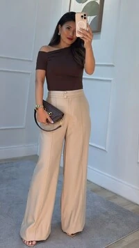 Blusa Malha Layla Ombro Vazado Detalhe Pregas