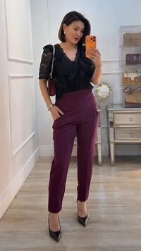 Blusa De Renda Decote V Fabiana Com Babados