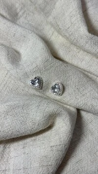 Brinco Pequeno Coração Cravejado Com Strass