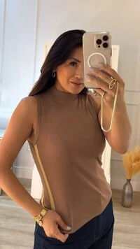 Blusa Regata Canelada Gola Alta Andréia Dupla Faixa Lateral