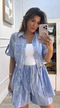 Camisa Alongada Listras Em Nervuras Texturizadas Carol Puxador Regulável Na Cintura