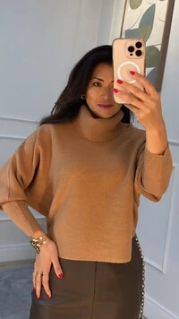Blusa Tricot Amplo Gola Rolê Alexa Barrado Arredondado