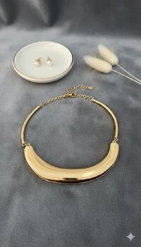 Colar Choker Chapa Lisa Maleável Assimétrica