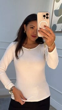 Blusa Canelada Gola Vazada Luisa Mangas Longas