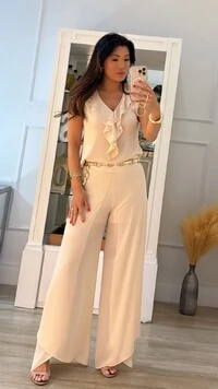 Calça Pantalona Em Crepe Larissa Fendas Laterais