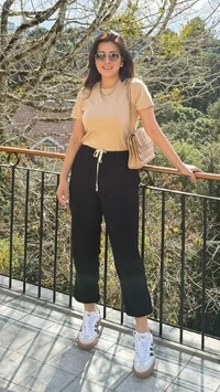 Blusa Basica Mangas Curtas Clara Gola Careca