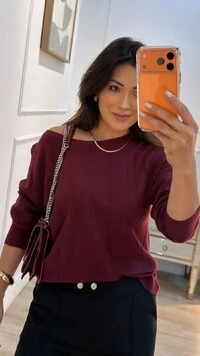 Blusa Tricot Gola Canoa Valéria Detalhe De Entremeios Na Vertical