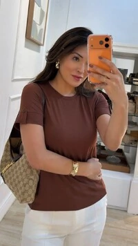 Blusa De Malha Yasmin Detalhe Punhos Largos Pespontados Com Martingalê